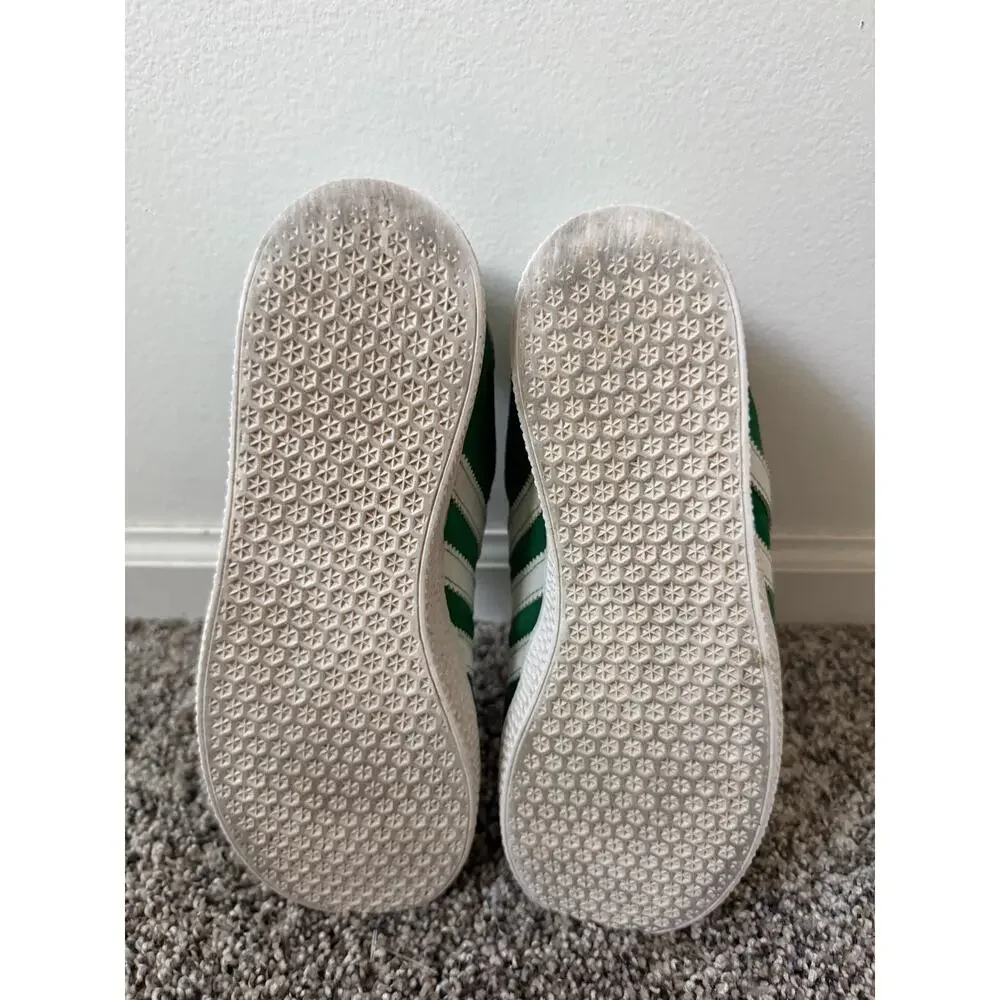 Adidas gazelle suede green/white shoes size 3.5